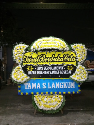 Papan Bunga Duka di Rajawali