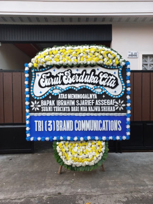 Papan Bunga Duka di Rajawali